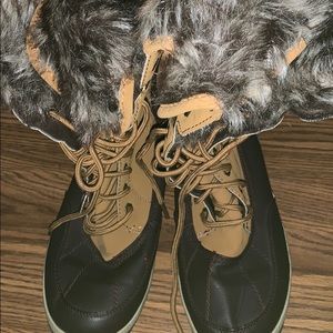 Used lane Bryant boots w/ fur inside size 12w